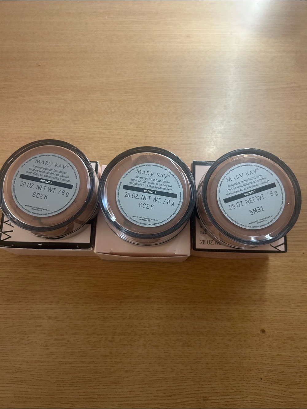 Mary Kay Mineral Powder Foundation Boxes - Light Cream - Picture 2 of 4